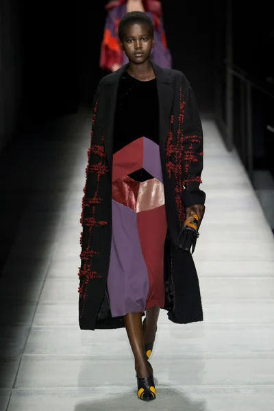 Look 4